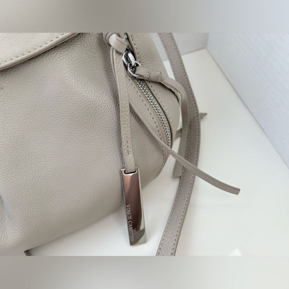 VINCE CAMUTO Corla Leather Elegant Cream Crossbody/Shoulder Bag Various Zippers - Picture 10 of 11